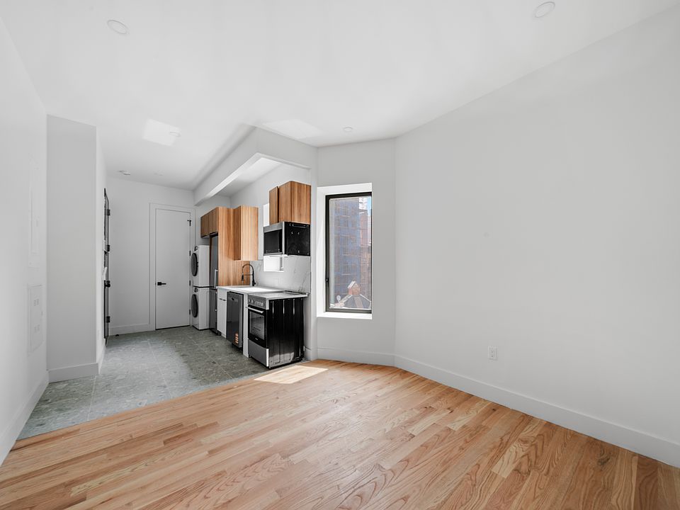 1st image of 452 W 36th St #5C
