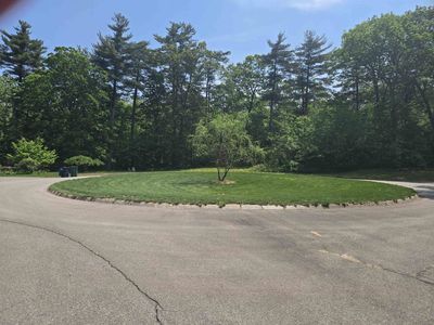 13 Stoneleigh Drive, Derry, NH, 03038