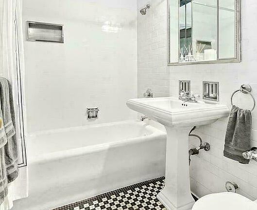 3rd image of 405 W 23rd St APT 7D