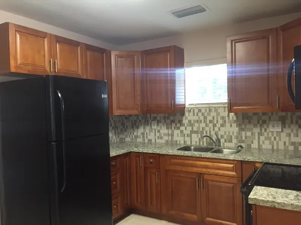 3700 SW 14th St Unit 2, Fort Lauderdale, FL 33312
