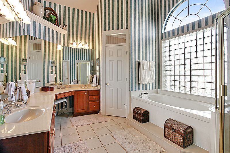 1st image of 3401 Knightsbridge Pl