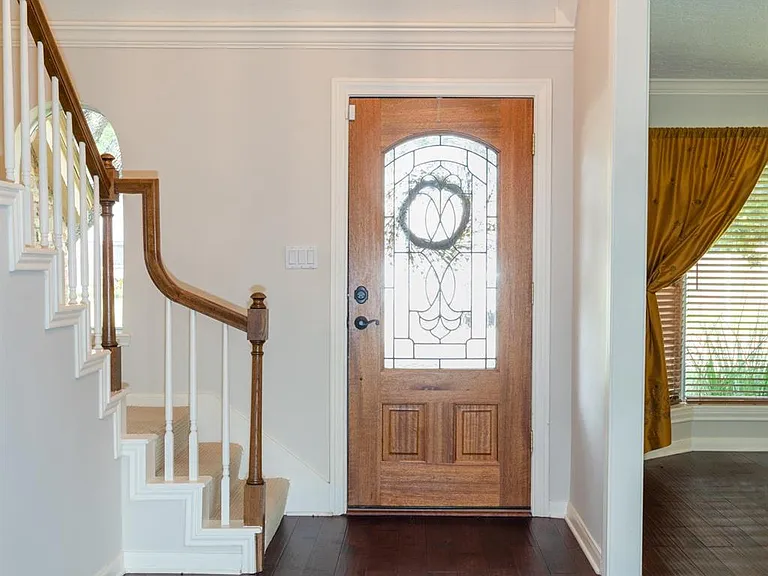 1704 Crystal Hills Dr — Photo 2