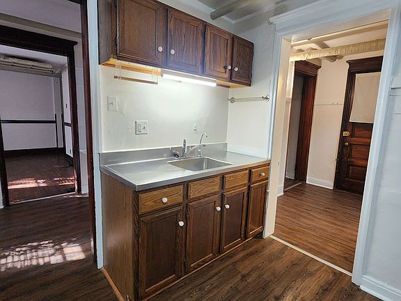 3rd image of 5724 S Kenwood Ave APT 2