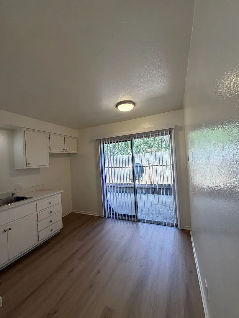 720-722 N. Ojai Road, Santa Paula, CA 93060 — Photo 2