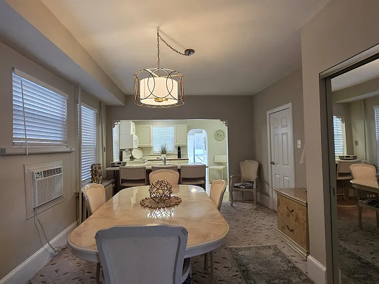 34 N Montgomery Ave — Photo 6
