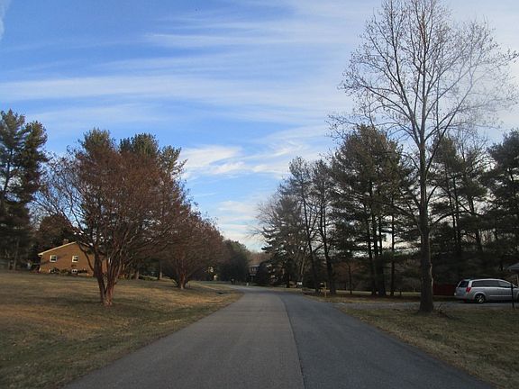5th image of 6230 White Oak Dr