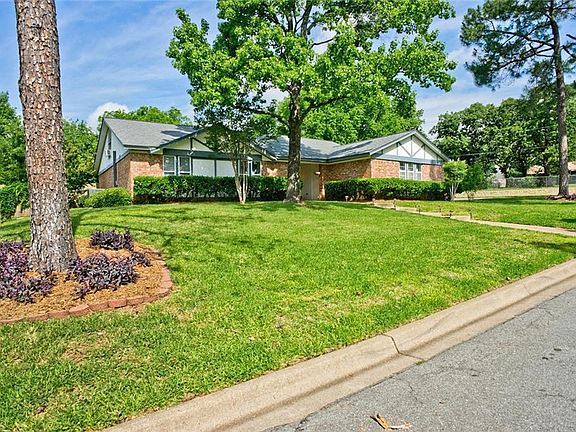 2nd image of 7621 Mapleleaf Dr