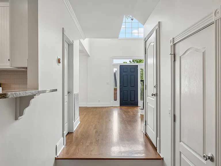 604 Clayborne Ct — Photo 20