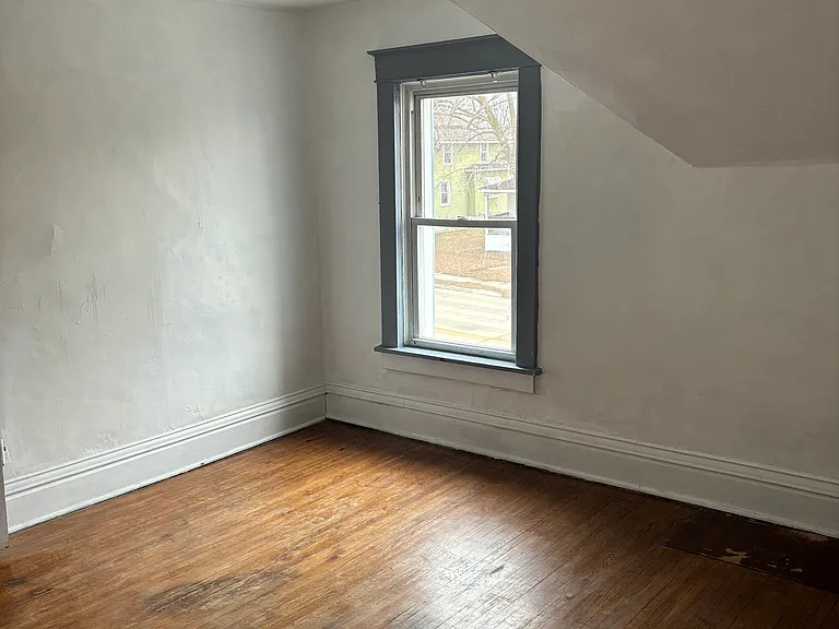 614 N Frederick Ave — Photo 10