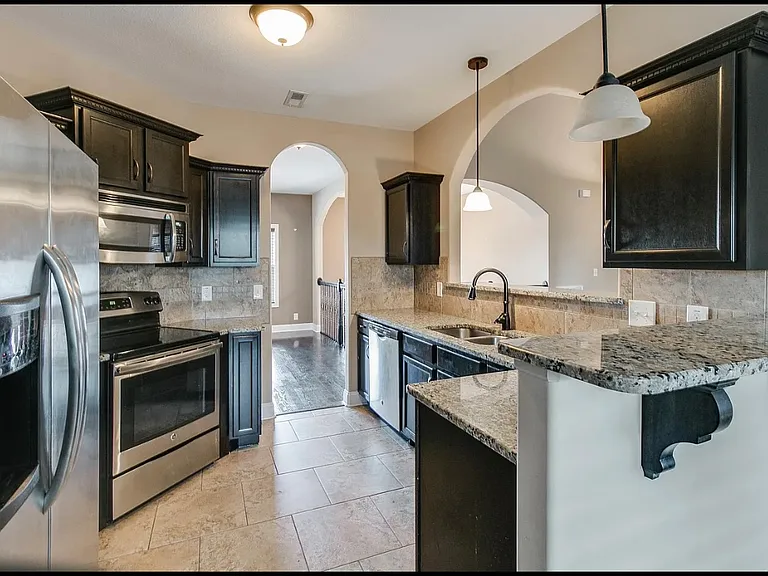 1132 Henry Place Blvd — Photo 6