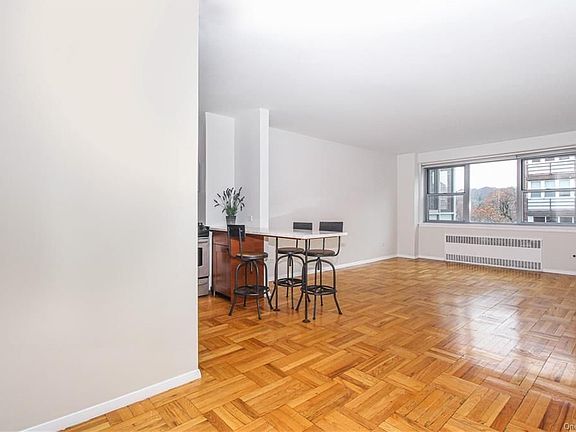 4th image of 2 Washington Sq APT 4C
