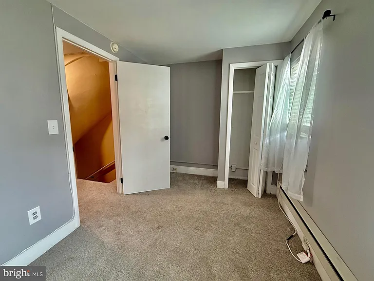 367 E Hector St — Photo 10