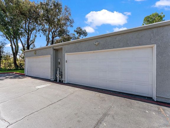 4th image of 9401 Carlton Oaks Dr Unit E