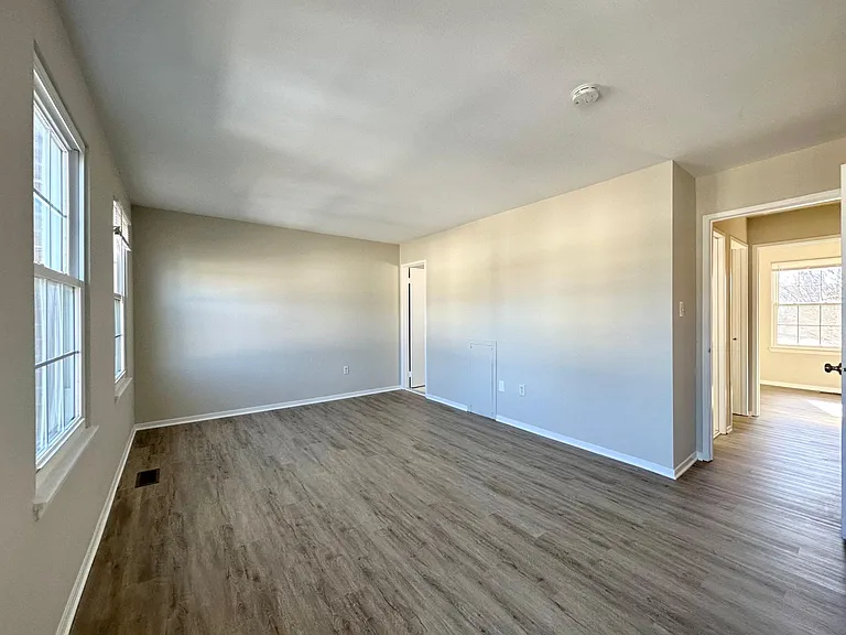 402 Carousel Ct — Photo 20