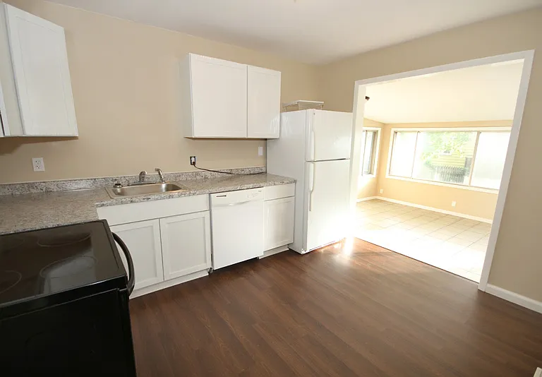 109 Sunset Dr — Photo 6