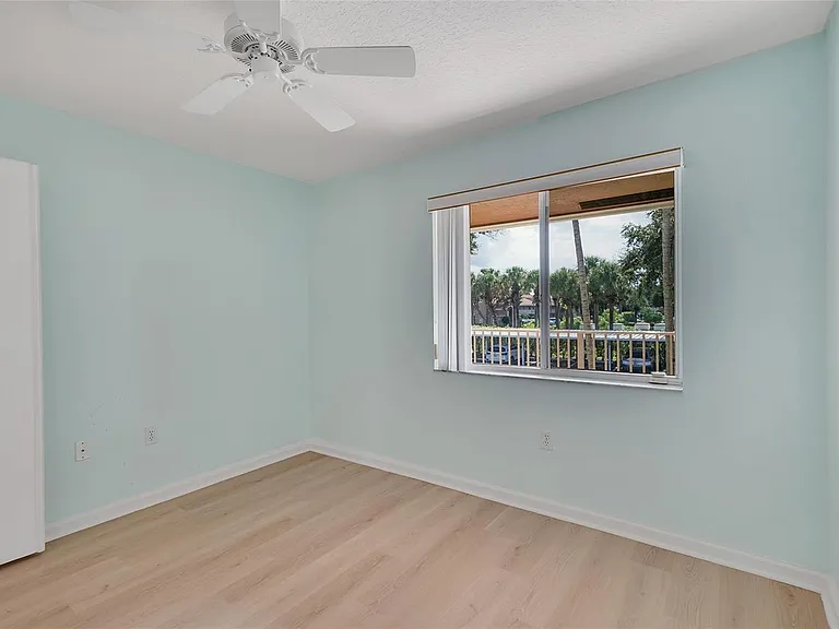 5876 Regal Glen Dr #201 — Photo 22