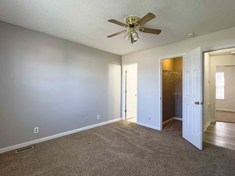 1028 Bush Ave — Photo 23