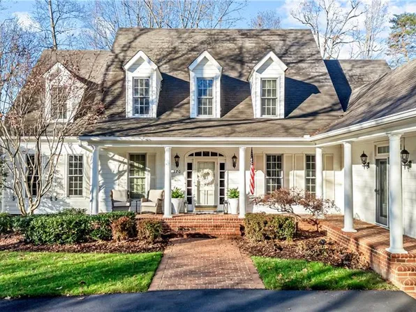 370 Coventry Park Ln, Winston Salem, NC 27104