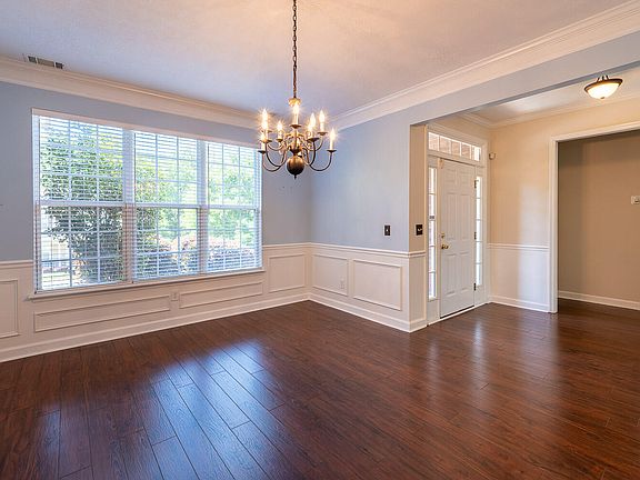 5th image of 1646 Jamestown Avenue