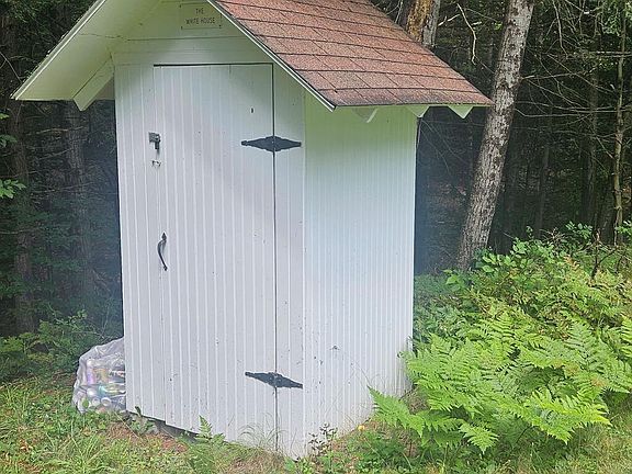 2nd image of 524 Bob Rd