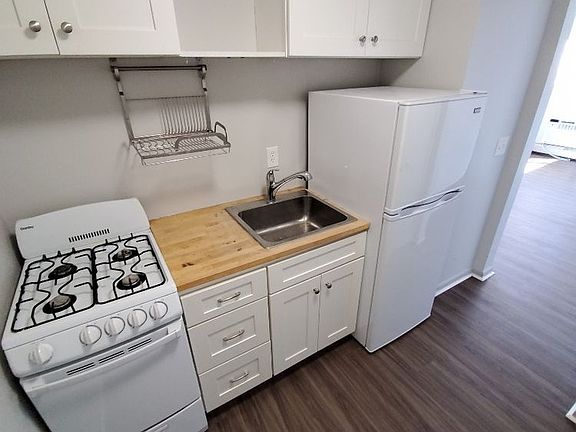 3rd image of 4126 Sibley Ave