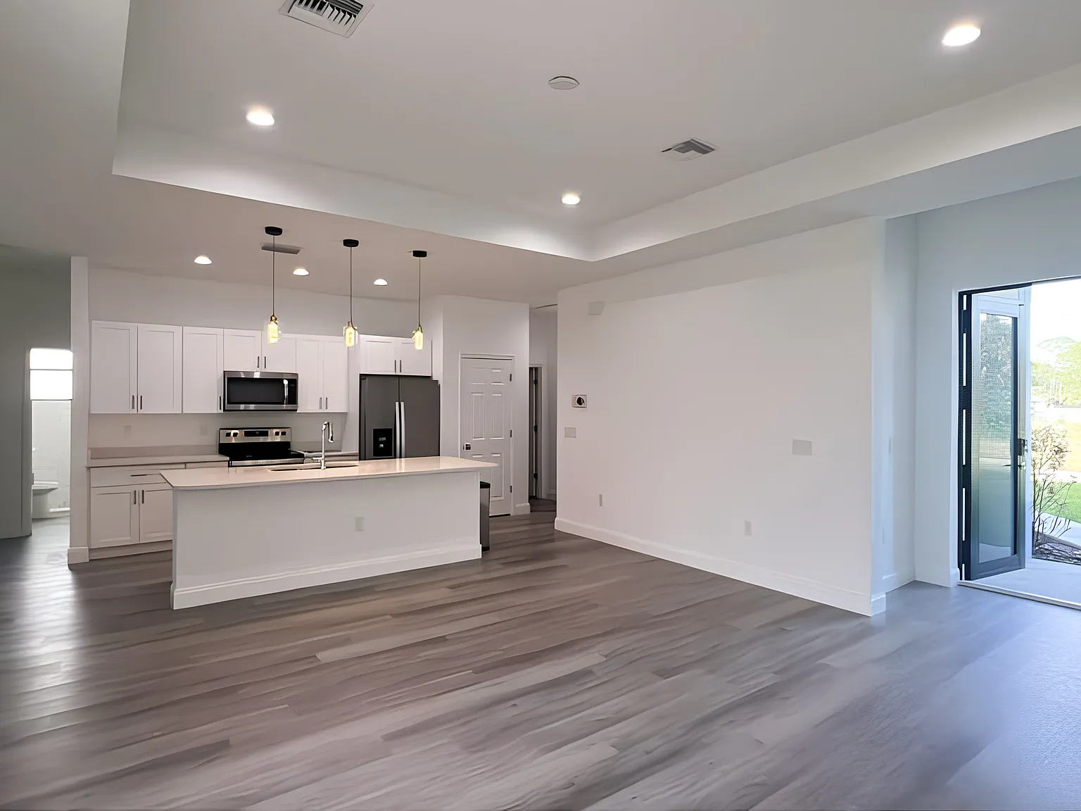 4 bed, 2.5 bath, 1588 sqft, $750 — Photo 4