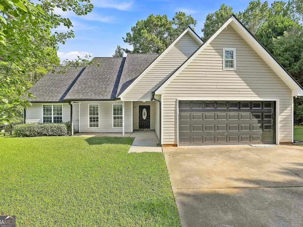 677 Al Roberts Rd, Senoia, GA 30276