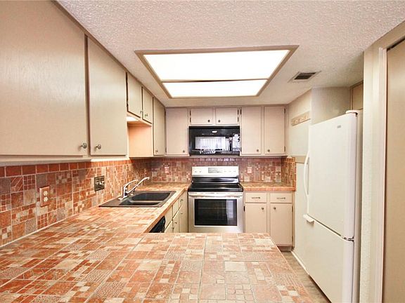 4th image of 8418 Fathom Cir APT 201