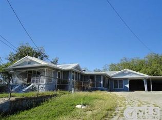 913 Smith St, Graham, TX 76450