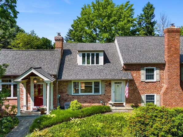 16 Salisbury Ln, Malvern, PA 19355