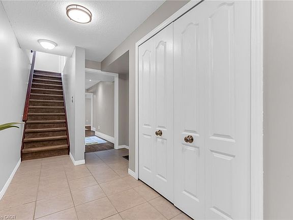 5th image of 7 Southside Pl #16