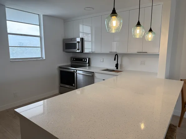 3545 NE 166th St APT 402, North Miami Beach, FL 33160