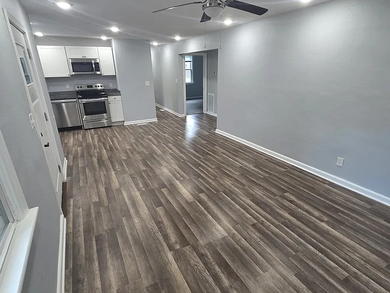 1359 Strand St #A — Photo 9