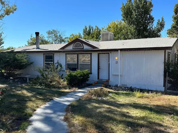 15 Canyon Dr, Lovelock, NV 89419
