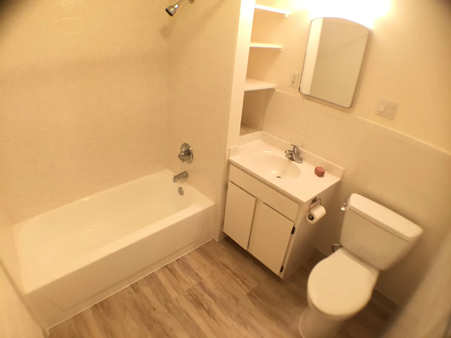 1556 Sunset Blvd — Photo 4