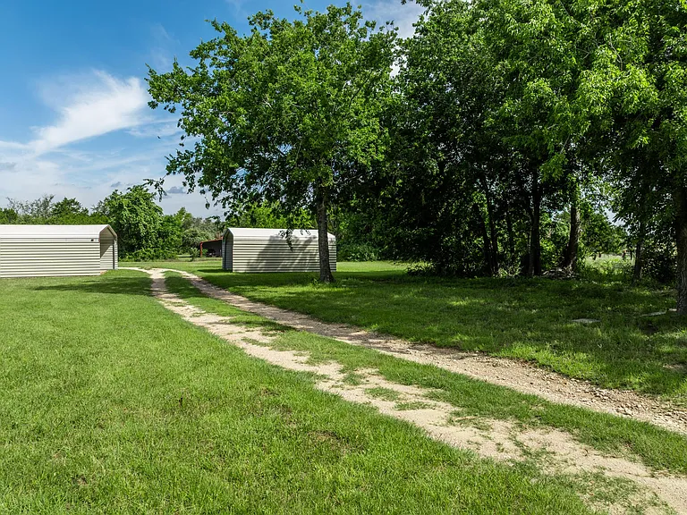 199 Apache Springs Rd — Photo 31