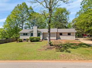 1602 Merle Cir, Opelika, AL 36801