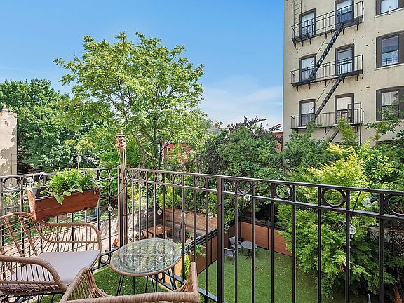 3rd image of 314 12th St #301