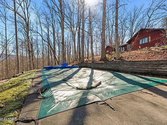 5th image of 804 S Shiloh Rd