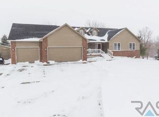 48067 Sun Meadow Ct, Sioux Falls, SD 57108