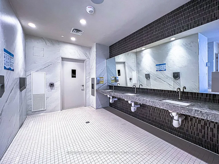 585 Bloor St E #3415 — Photo 28