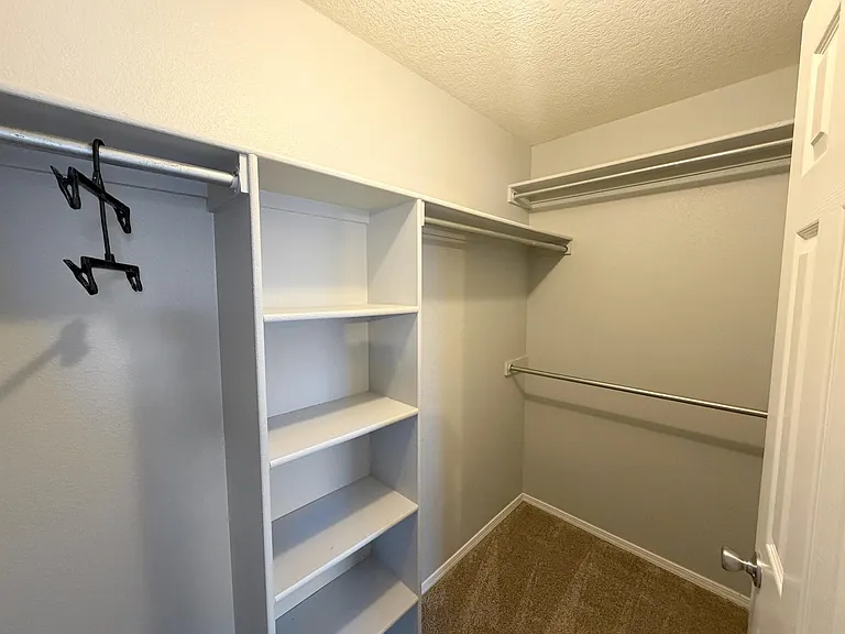 7300 Tricia Rd NE — Photo 44