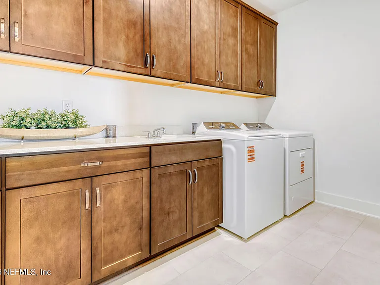 279 Bismarck Palm Rd — Photo 23