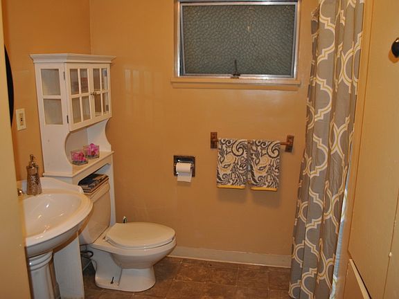 5th image of 121 N Cambrian Ave