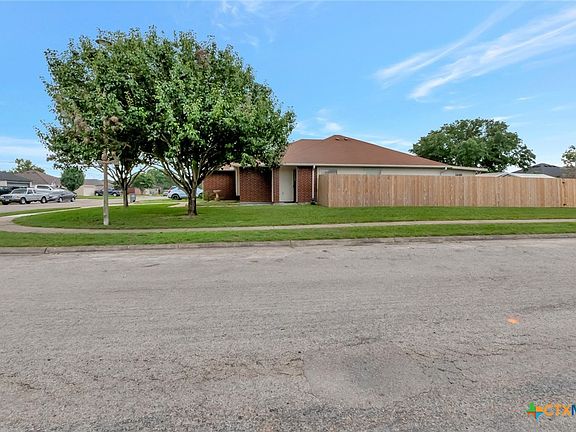 5th image of 302 Clydesdale Ln