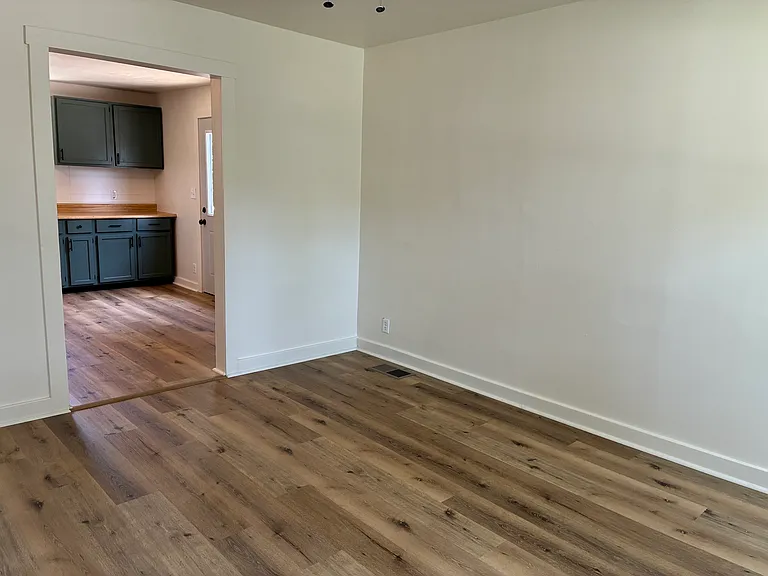 1618 Wabash Ave — Photo 5