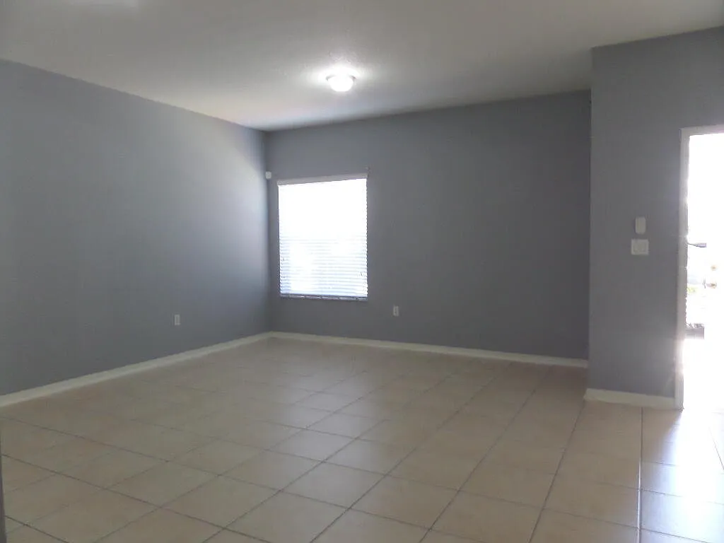 3 bed, 2.5 bath, 1505 sqft, $2,800 — Photo 3