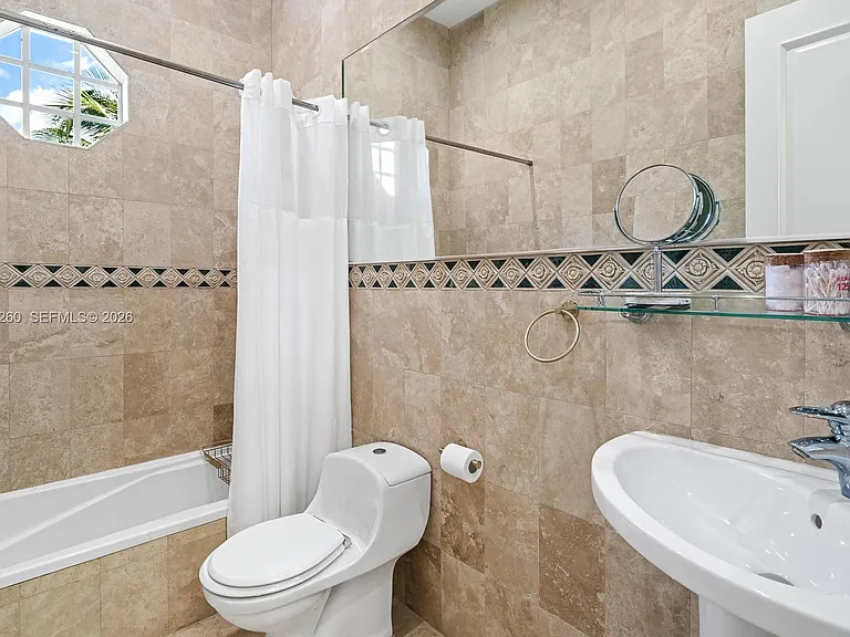 1224 Almeria Ave — Photo 23