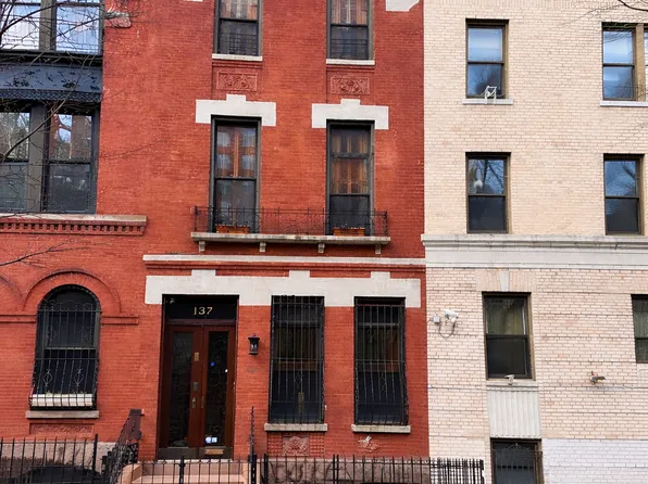 137 Manhattan Avenue image 1 of 11