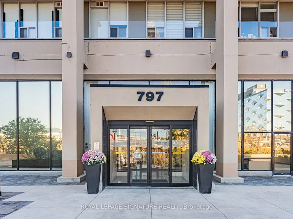 797 Don Mills Rd #809, Toronto, ON M3C 1V1